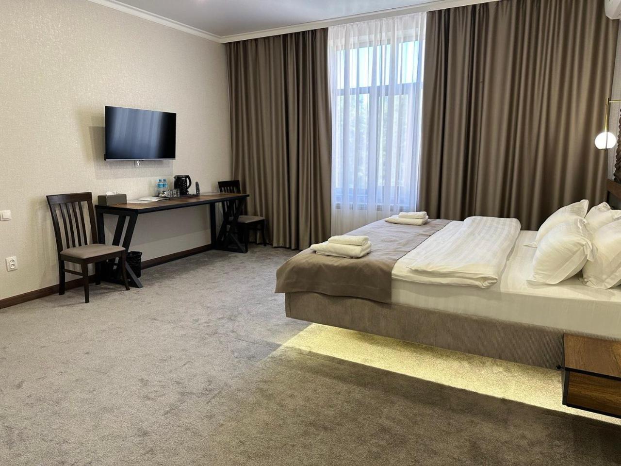 Grand Way Hotel Taraz Exterior foto